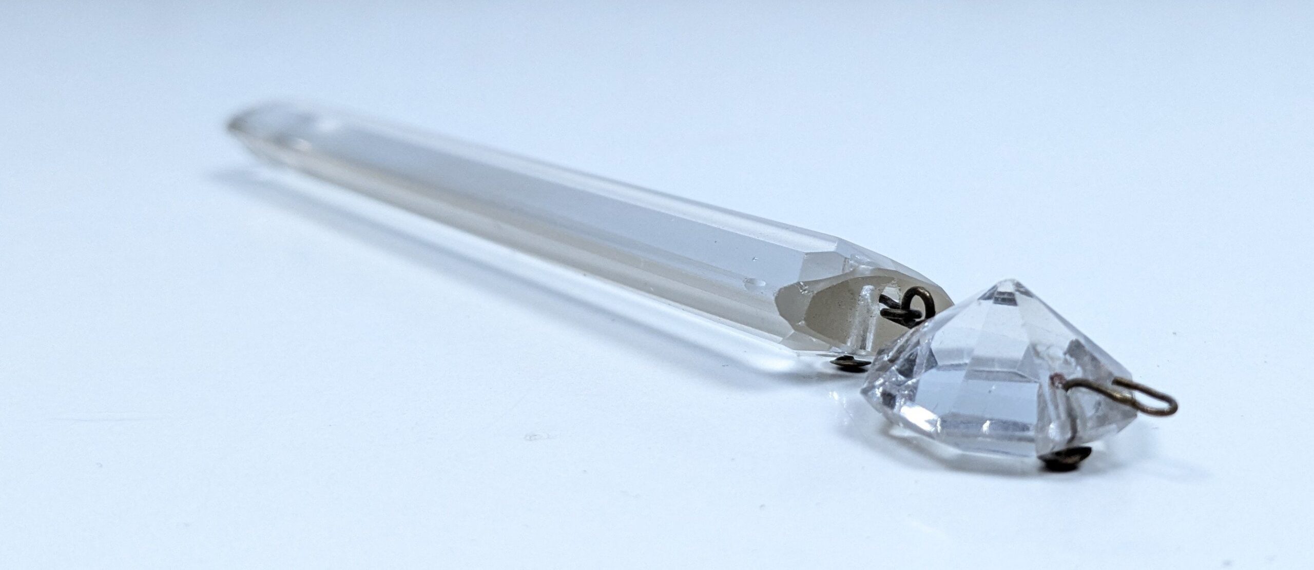 Fransk Krystal pendeloque prisme. Til lysekrone. 133mmL. Wienerprisme 1820