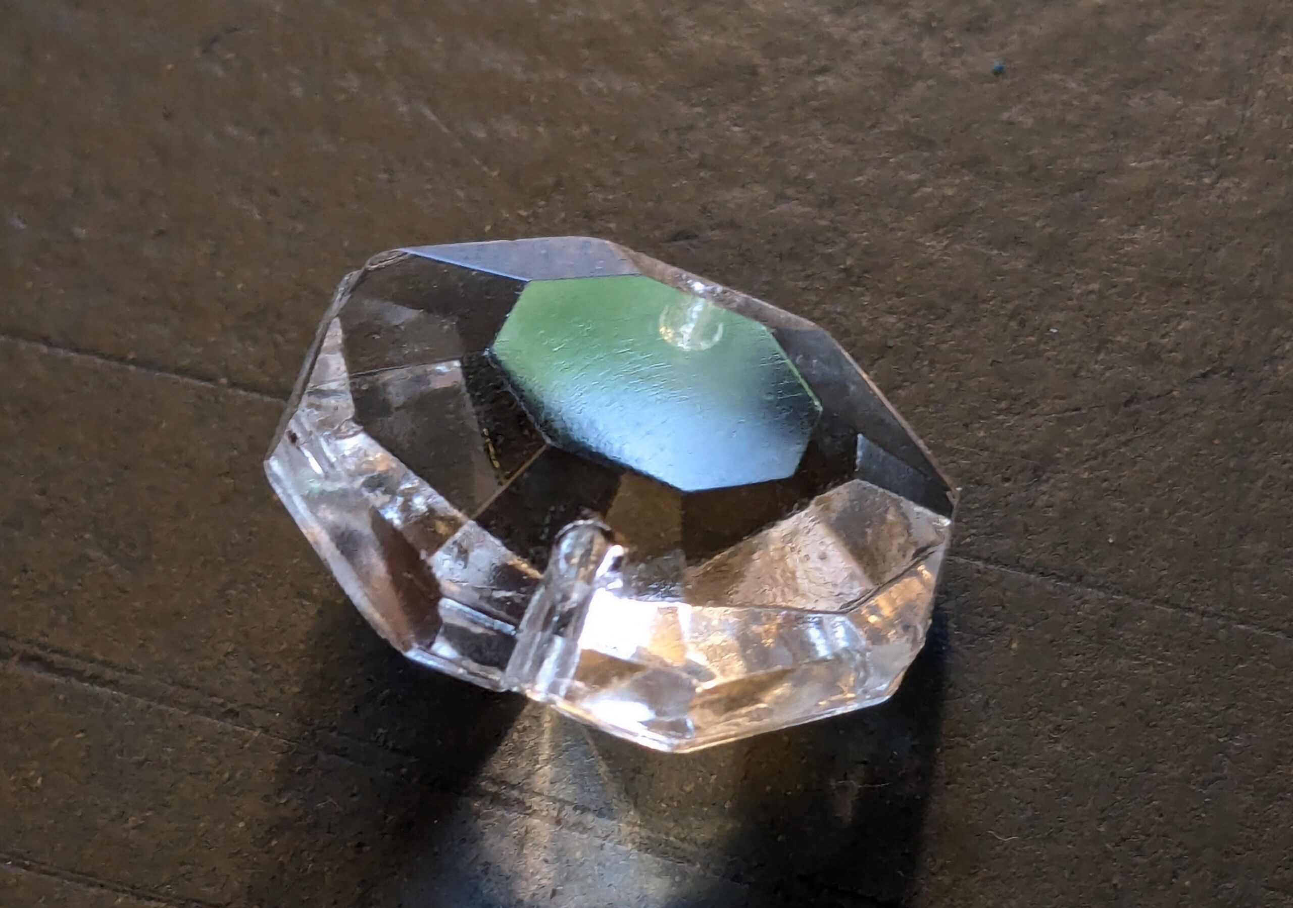 Krystal prisme til lysekrone. 20mmH. 20 mmB. 33 facet slebne sider. Brilliant Octogons fra 1910