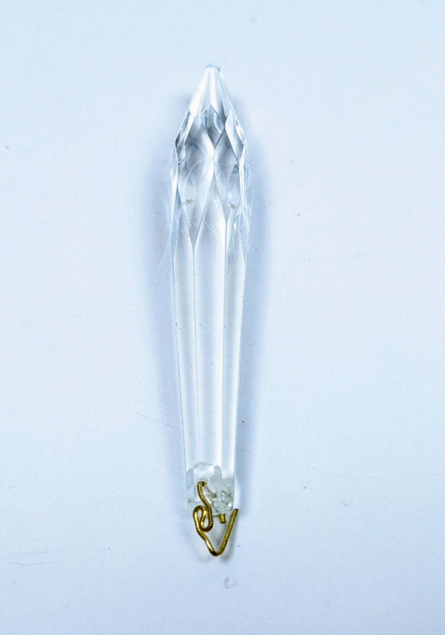 Antik Krystal prisme Is perle. Ca. 1850. Fransk Battan. 102 mmL plus øje.
