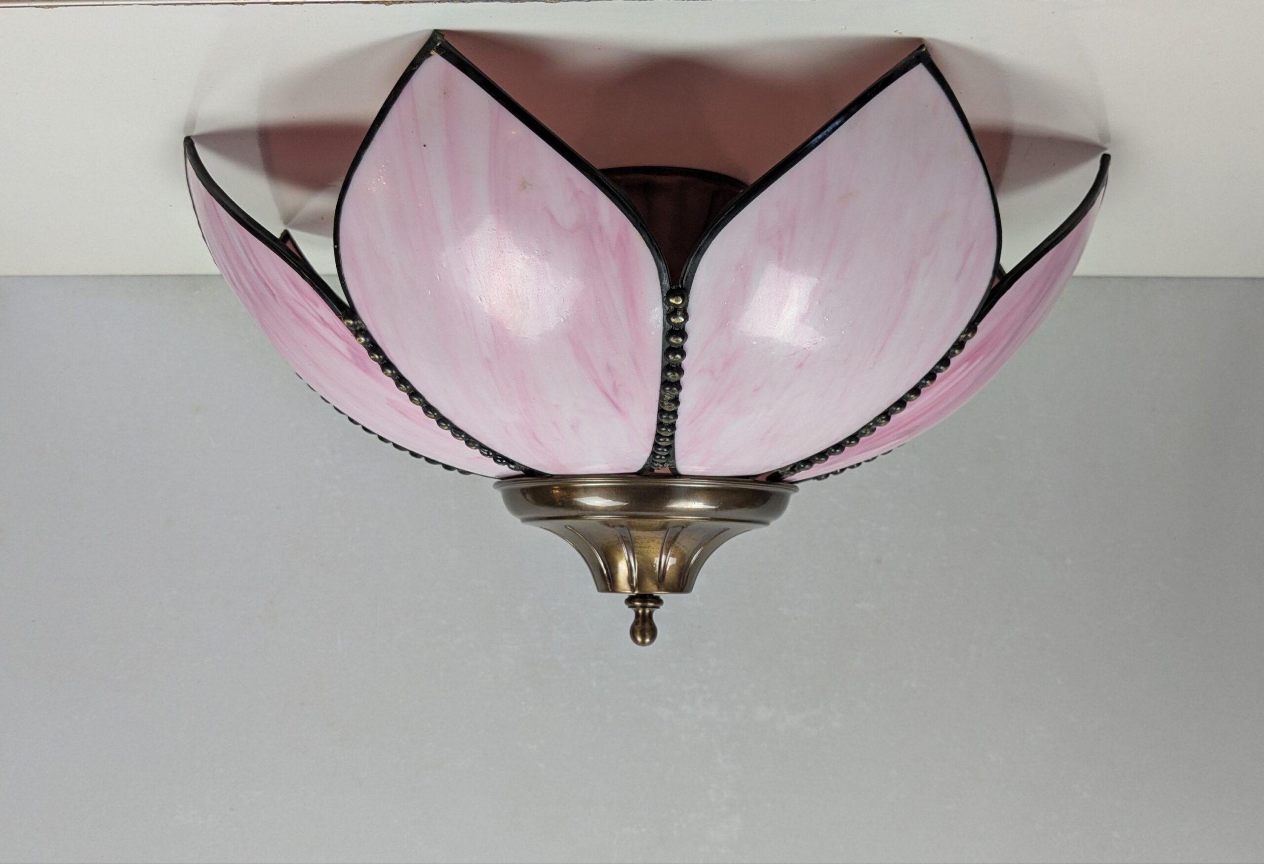 Tiffany style marble loftlampe plafond fra 1970. Ø44. Pink Cadillac. Pickup only.