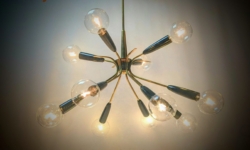 Luksuriøs Italiensk 12 armet sputnik lysekrone loftlampe fra 1950. Incl. pærer. Ø85. Pickup only