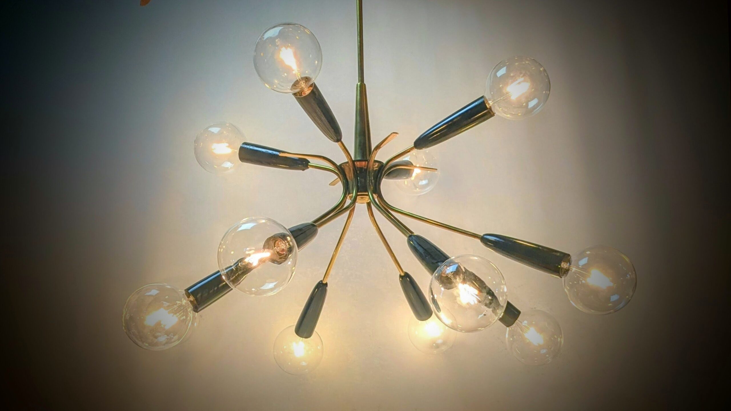 Luksuriøs Italiensk 12 armet sputnik lysekrone loftlampe fra 1950. Incl. pærer. Ø85. Pickup only
