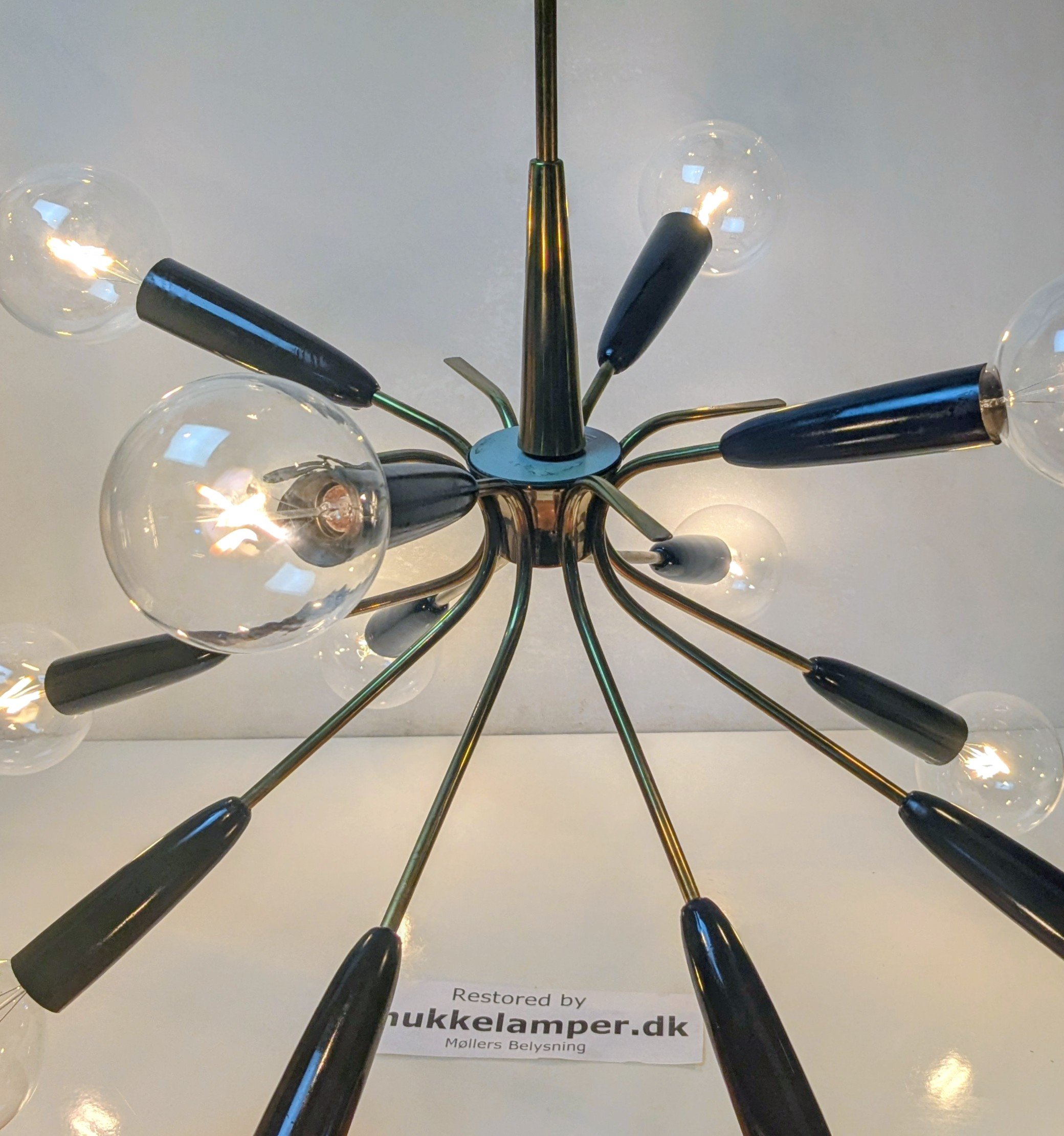 Luksuriøs Italiensk 12 armet sputnik lysekrone loftlampe fra 1950. Incl. pærer. Ø85. Pickup only