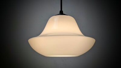 Dansk antik Holmegaard/ Fyens Glasværk glaspendel. 1920. Fredensborg