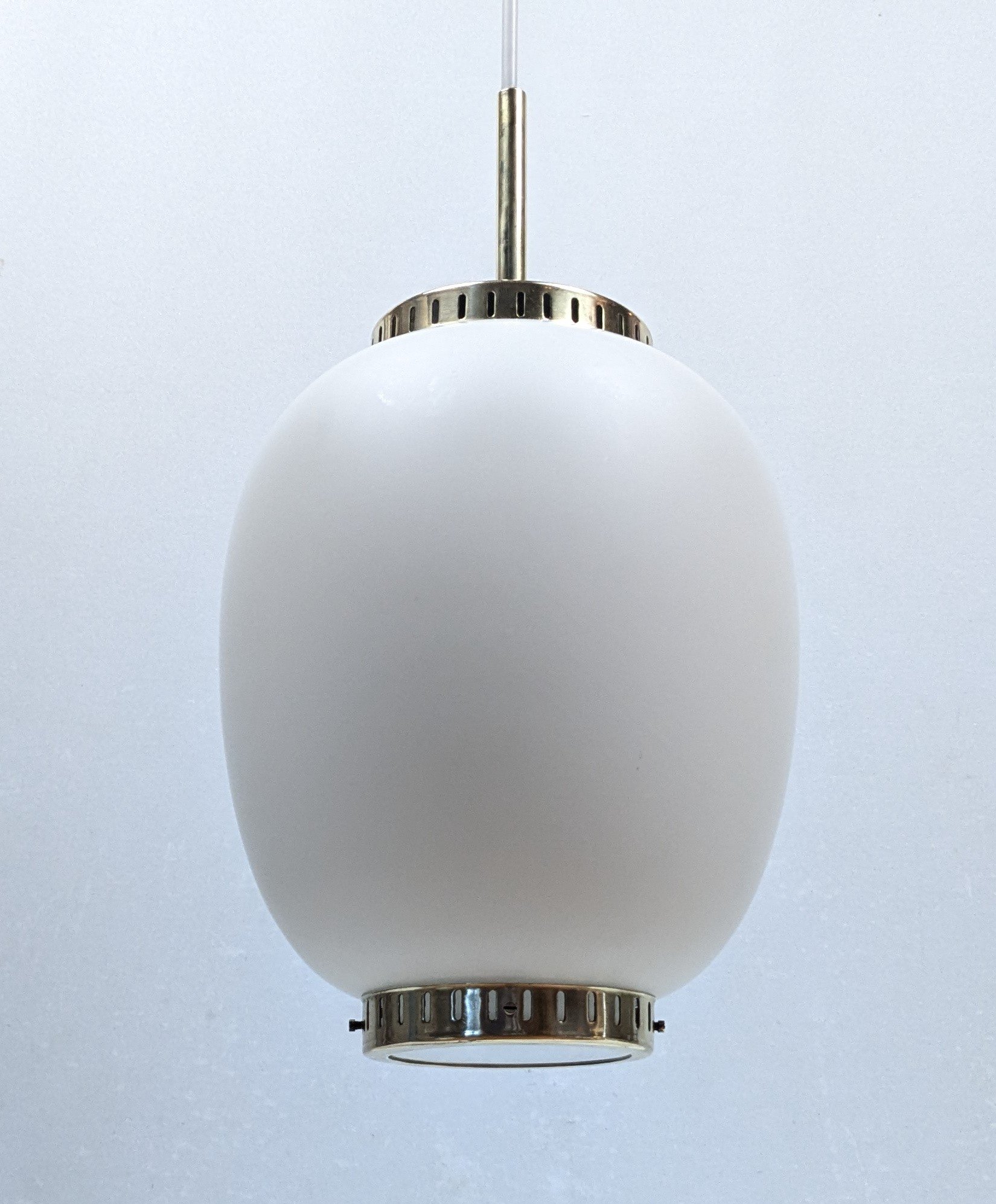 Klassisk lille dansk design loftlampe fra 1950. Ø16. Nyt el. Bent Karlby kinapendel – Original.