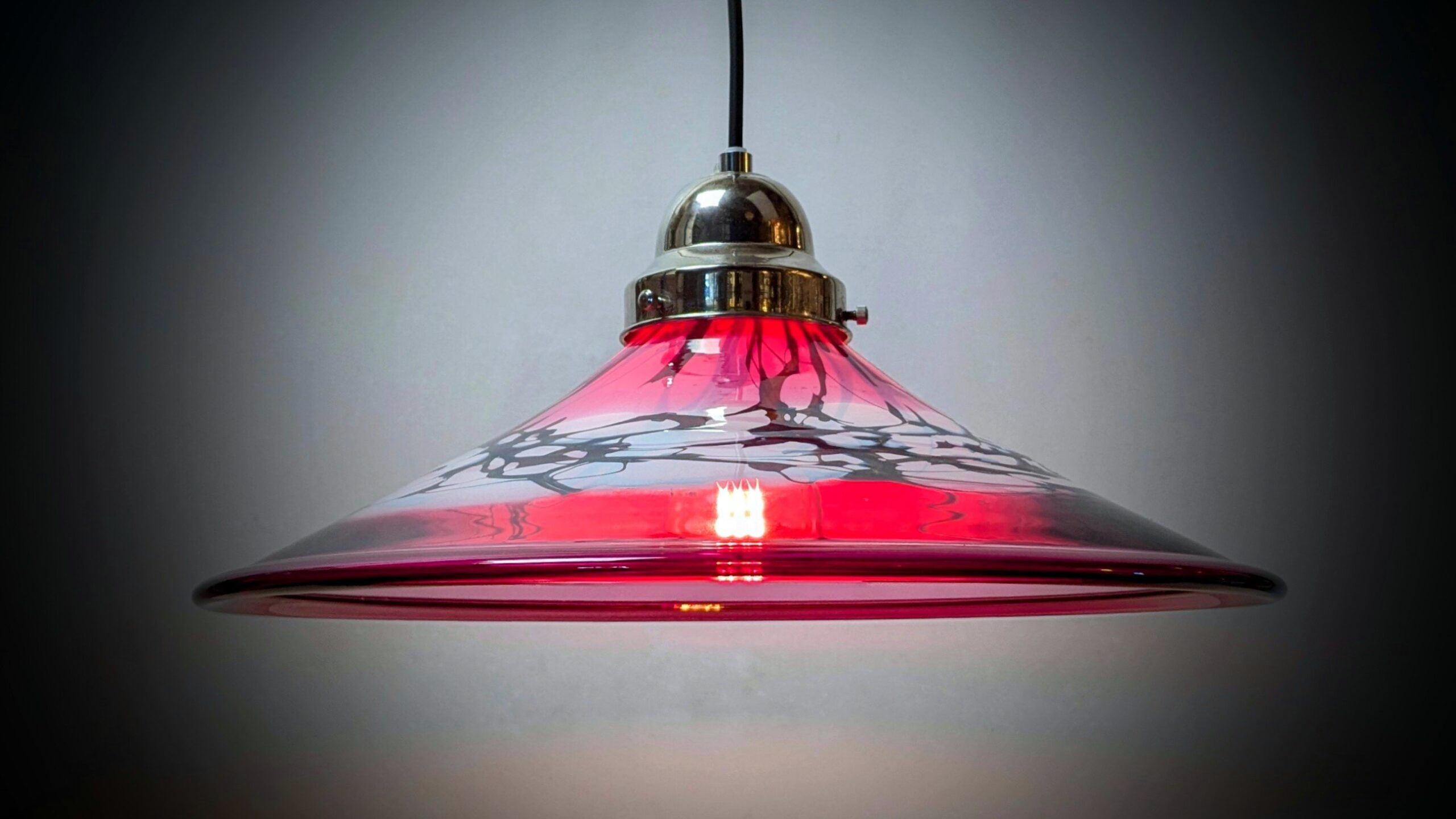 Unika håndlavet dansk glas lampe Søndervig Glas pusteri. Ø38. Nyt el.