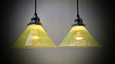 Sæt med 2 Green cloud lamper. Ø21 cm. Nyt el m.m. Glashøjde 11 cm. Egen serie.