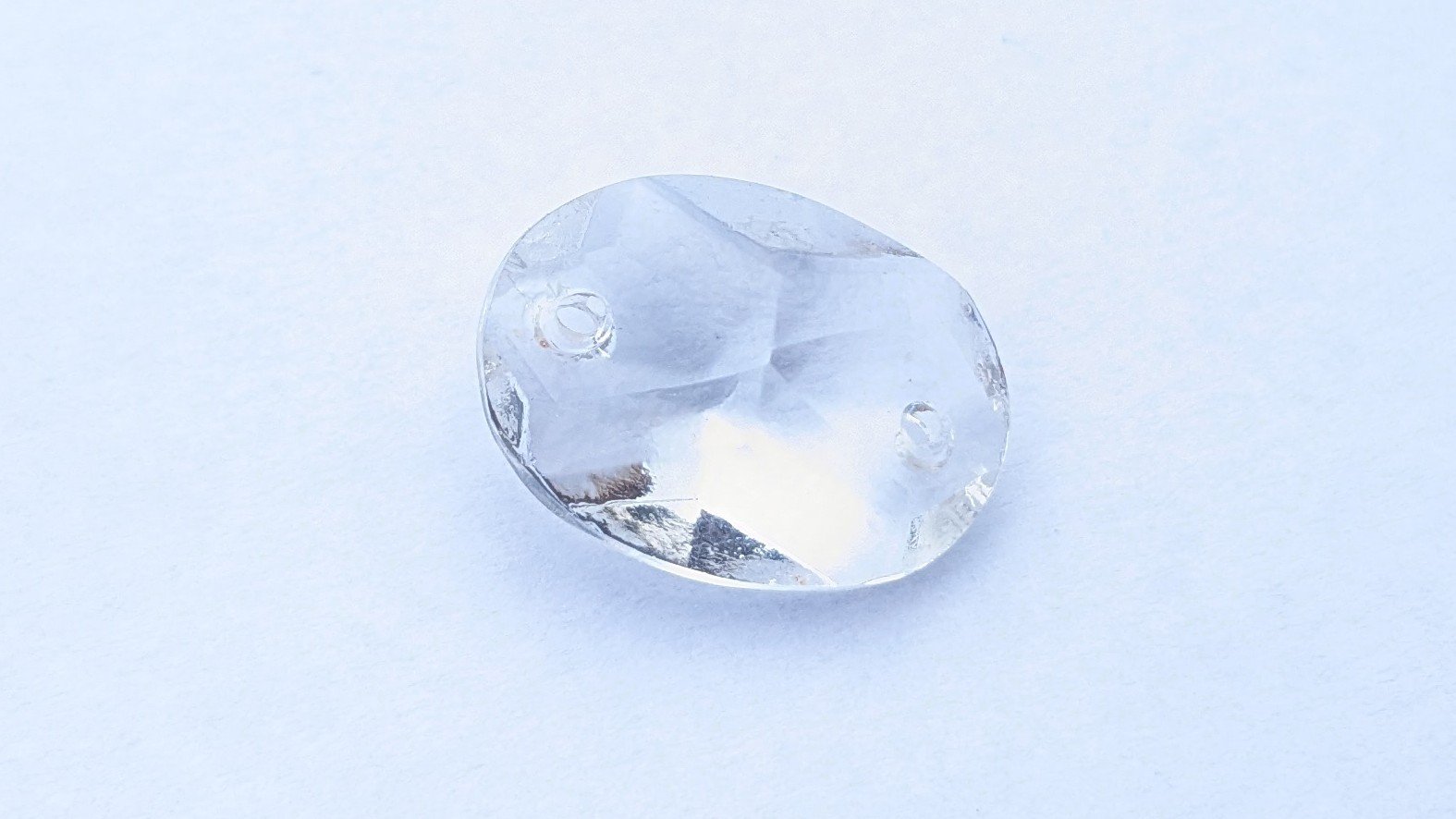 10 stk Krystal prismer 2 huls. Til lysekrone. 1850. 16mmH. 22 mmB. 26 facet. Brilliant Oval.