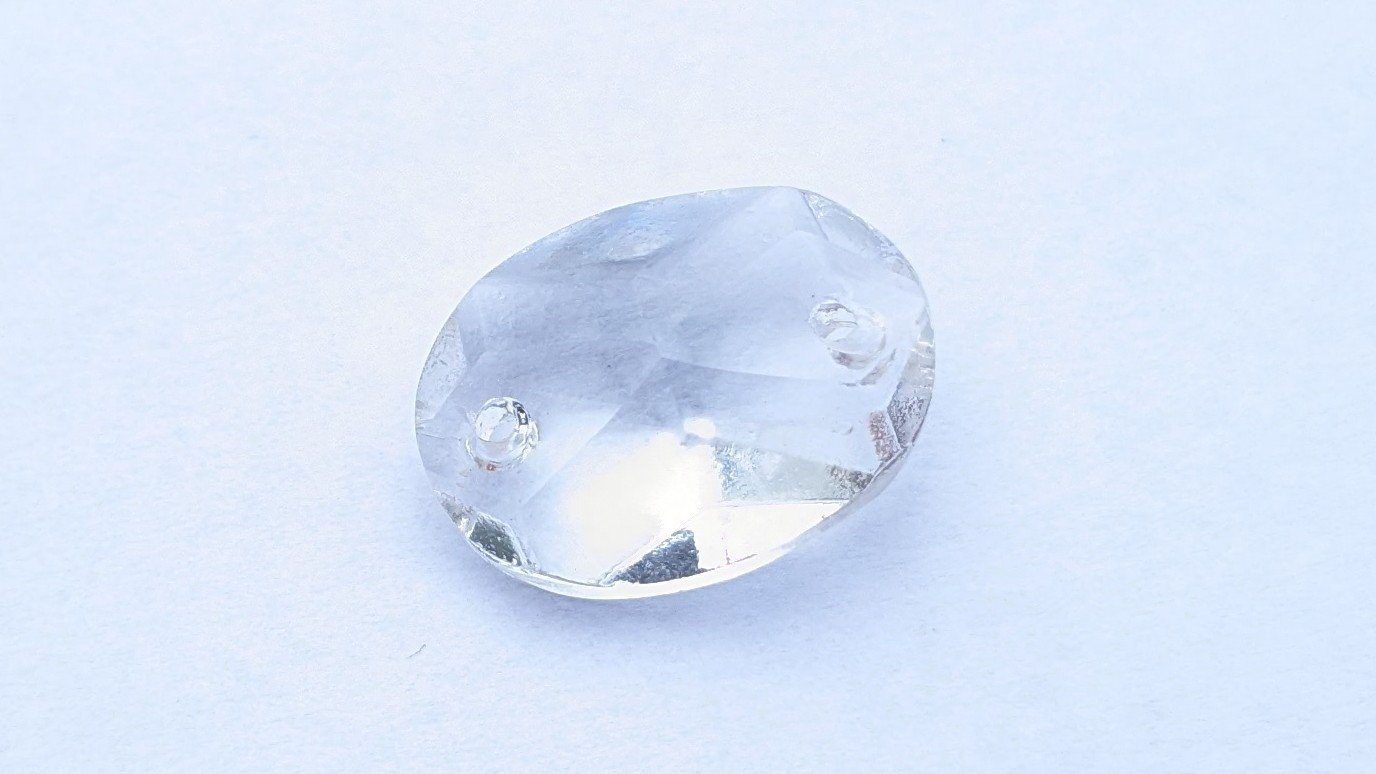 10 stk Krystal prismer 2 huls. Til lysekrone. 1850. 16mmH. 22 mmB. 26 facet. Brilliant Oval.