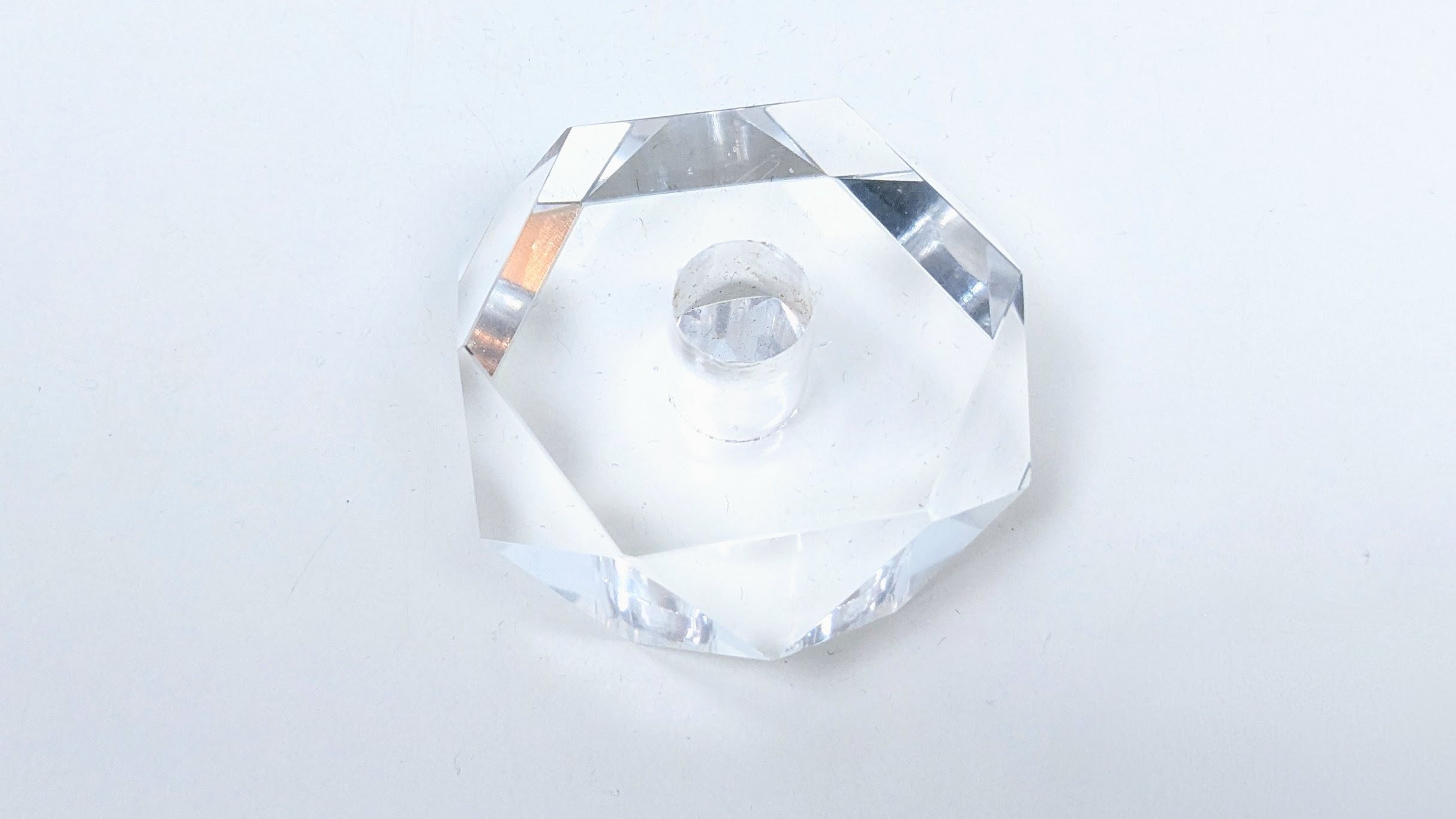 Stammeglas Krystal prisme. Gennemgående Ø13mm hul. Til lysekrone. 1950. 26mmTyk. 62mmB.