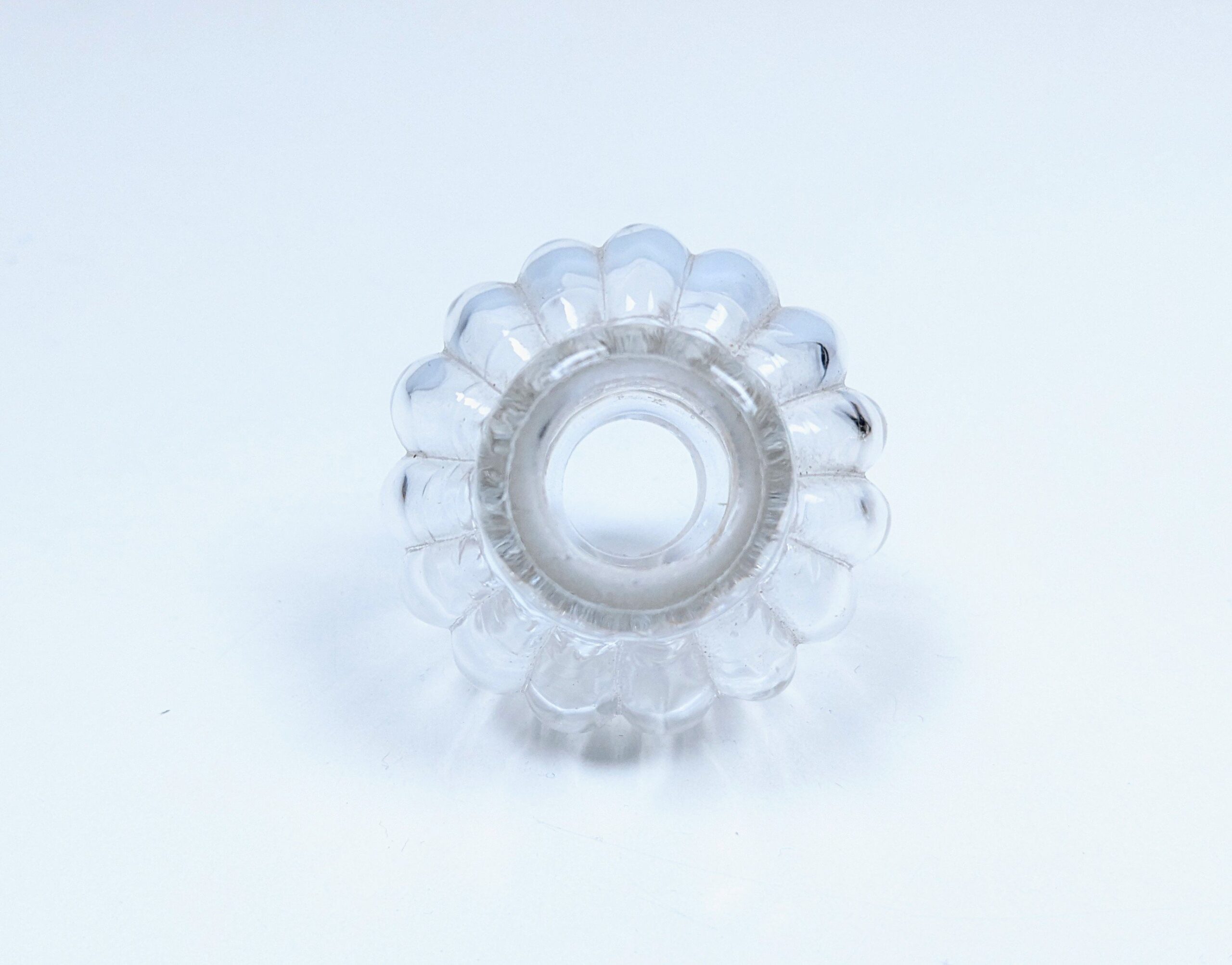 Stammeglas Krystal prisme. Gennemgående Ø14mm hul. Til lysekrone. 1850. 47mmH. 47mmB.