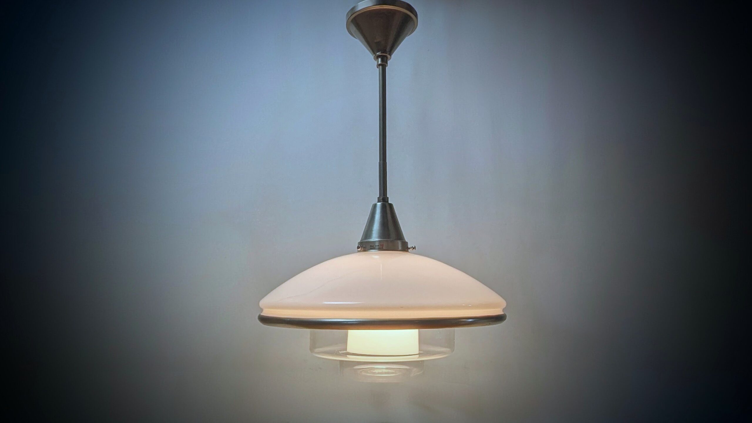 Otto Müller “Sistrah” Bauhaus pendel – 1931 – Tysk funktionalisme. Excellent condition. Pickup only.