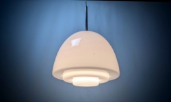 Skøn køkken eller entre loftlampe fra 1940. Professionelt restaureret. Ø20