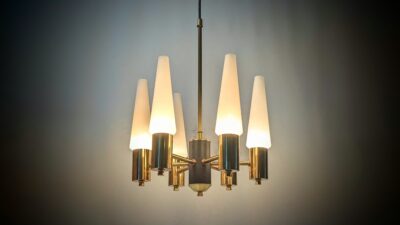 Professionelt restaureret lysekrone fra 1960. Loftlampe ang. Hans Agne Jakobsson