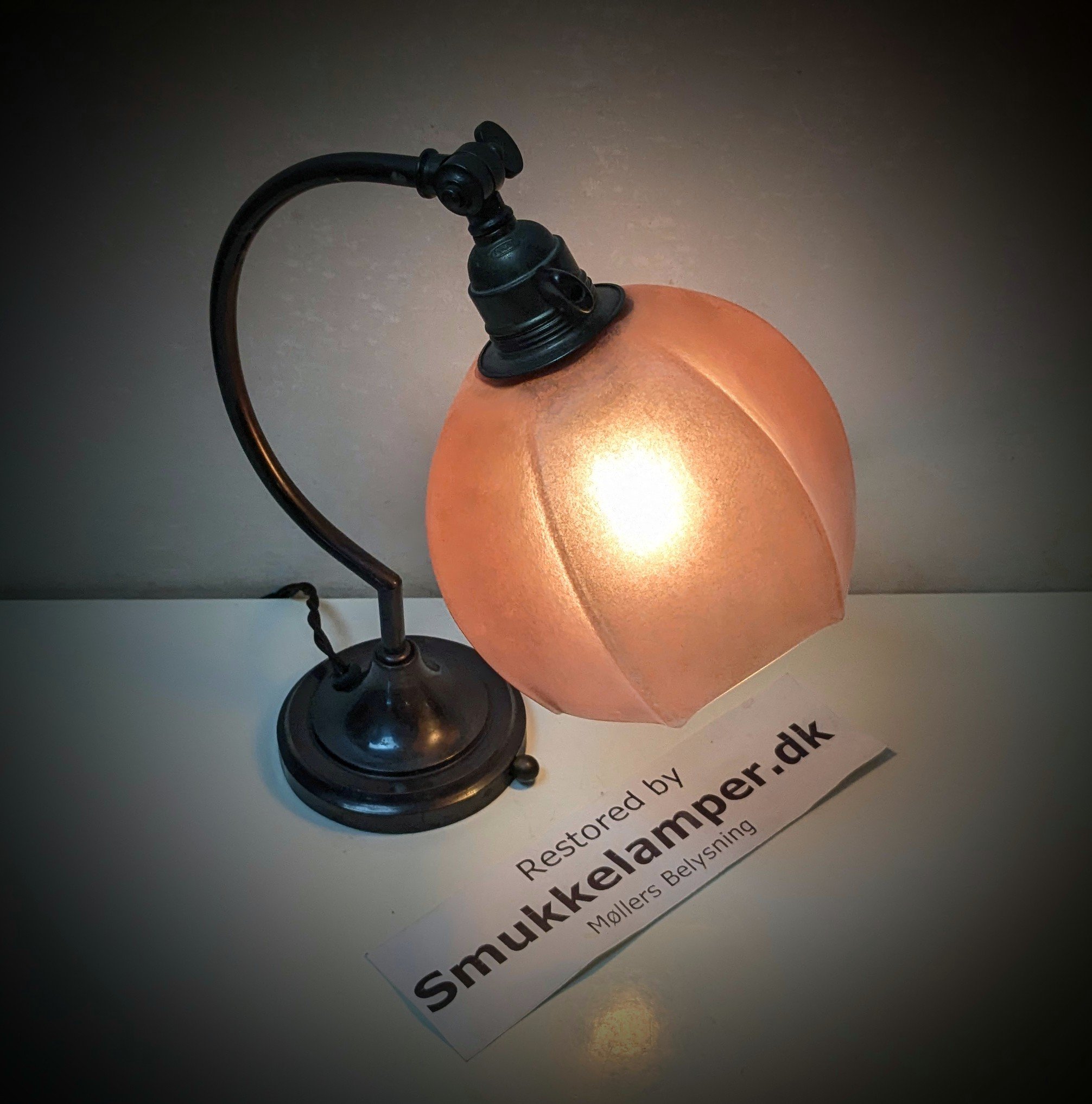 Charmerende antik messing kontor bordlampe fra 1940. Delvist nyt el.