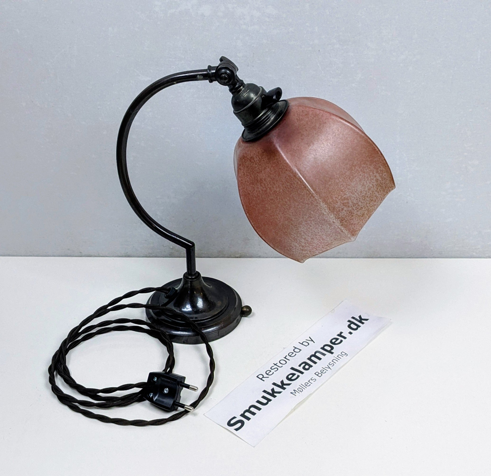 Charmerende antik messing kontor bordlampe fra 1940. Delvist nyt el.