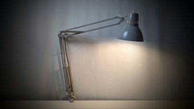 Klassisk grå industri Arkitekt lampe fra 1960. 100 cm arm. Delvist nyt el