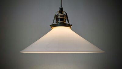 Holmegaard antik skomager pendel. Ø25,3 , 8,9 cmH. Messing. Fra 1890. Fuld restaureret. Fyens Glasværk