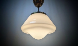 Stor skøn Entre loftlampe fra 1940. Ø30. Professionelt restaureret. Fast nedhæng 40 cm