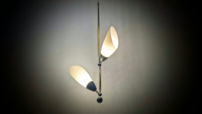 Skøn hjørne pendel loftlampe fra 1940. Professionelt restaureret. Justerbar nedhæng. Blå m. glas.