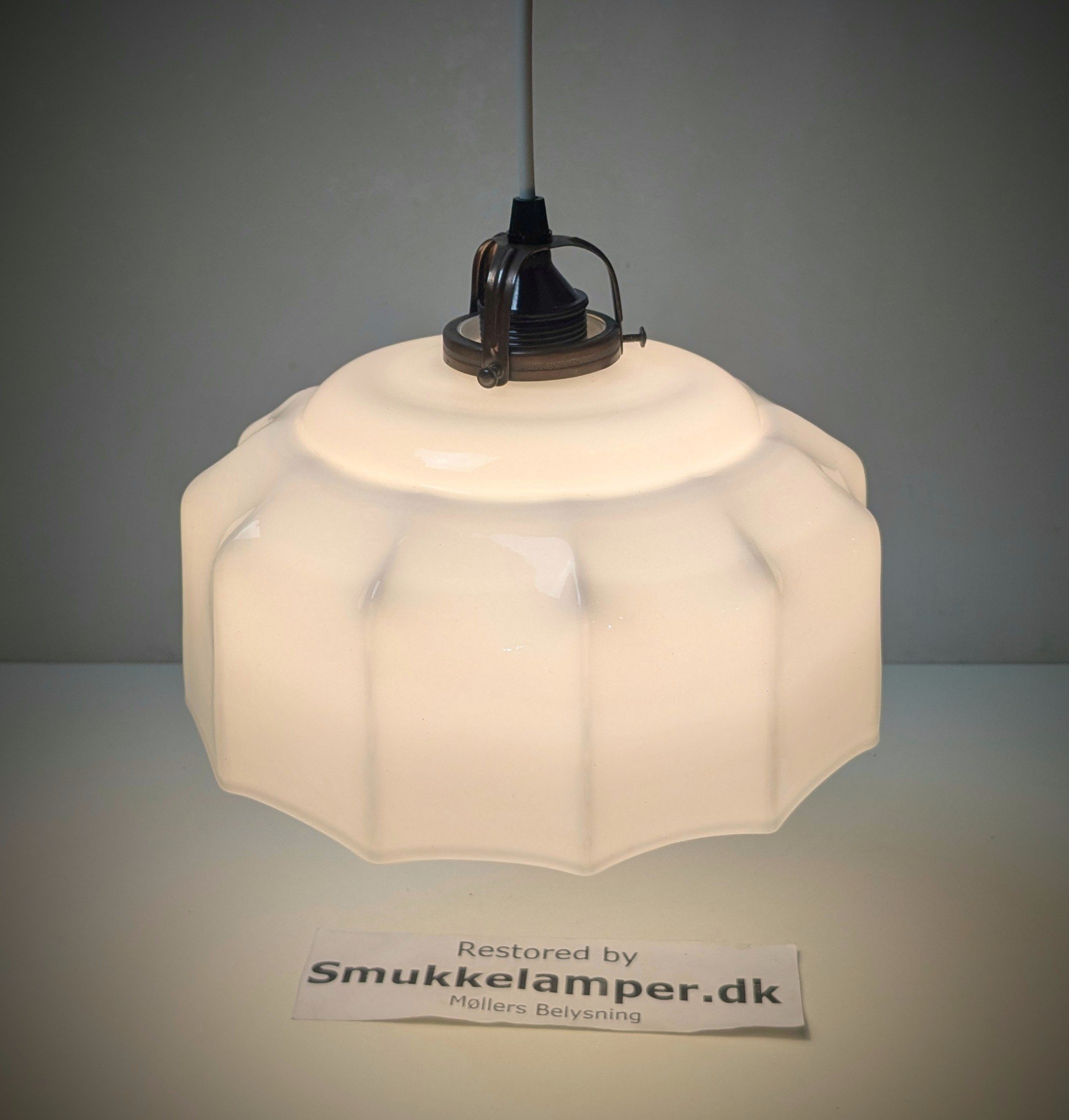 Skøn opalglas paraply loftlampe fra 1940. Ø26. Kobber, messing m.m