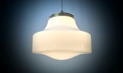 Stor skøn entré/ diner / orangeri loftlampe i hvid opalglas. Ø30. Messing ophæng. Nyt el