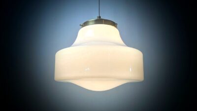 Stor skøn entré/ diner / orangeri loftlampe i hvid opalglas. Ø30. Messing ophæng. Nyt el