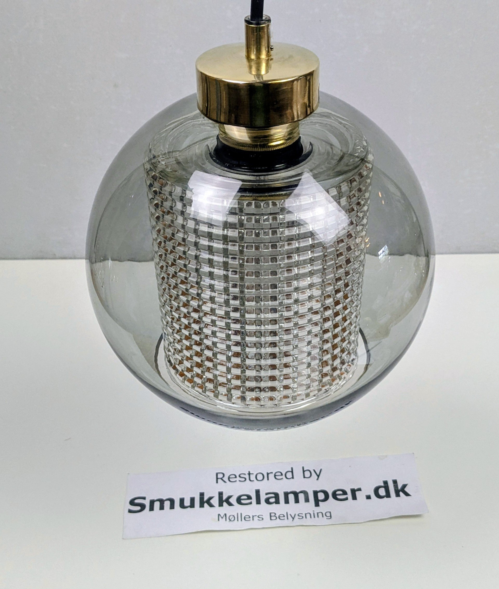 Skøn klassisk loftlampe fra 1960. Ø20. Dobbelt glas. Professionelt restaureret.