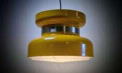 Solsikke gul loftlampe fra 1975. Perfekt stand. Ø33,5 cm. Nyt el.