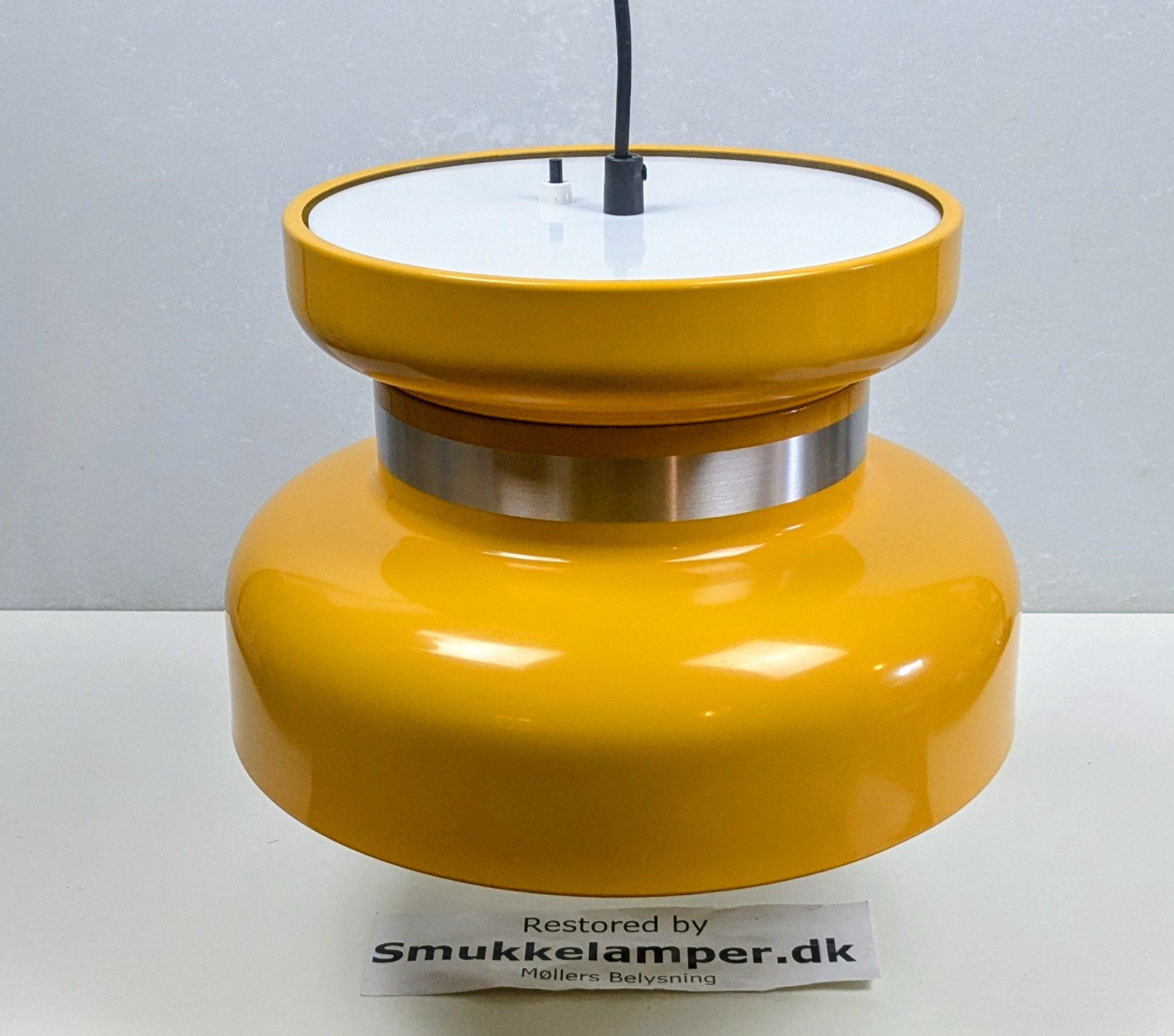 Solsikke gul loftlampe fra 1975. Perfekt stand. Ø33,5 cm. Nyt el.