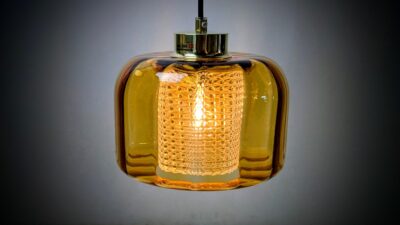 Skøn Carl Fagerlund loftlampe i dobbelglas fra 1970. Cognac rav farvet med dybde. Ø19