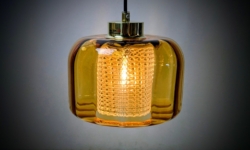 Skøn Carl Fagerlund loftlampe i dobbelglas fra 1970. Cognac rav farvet med dybde. Ø19
