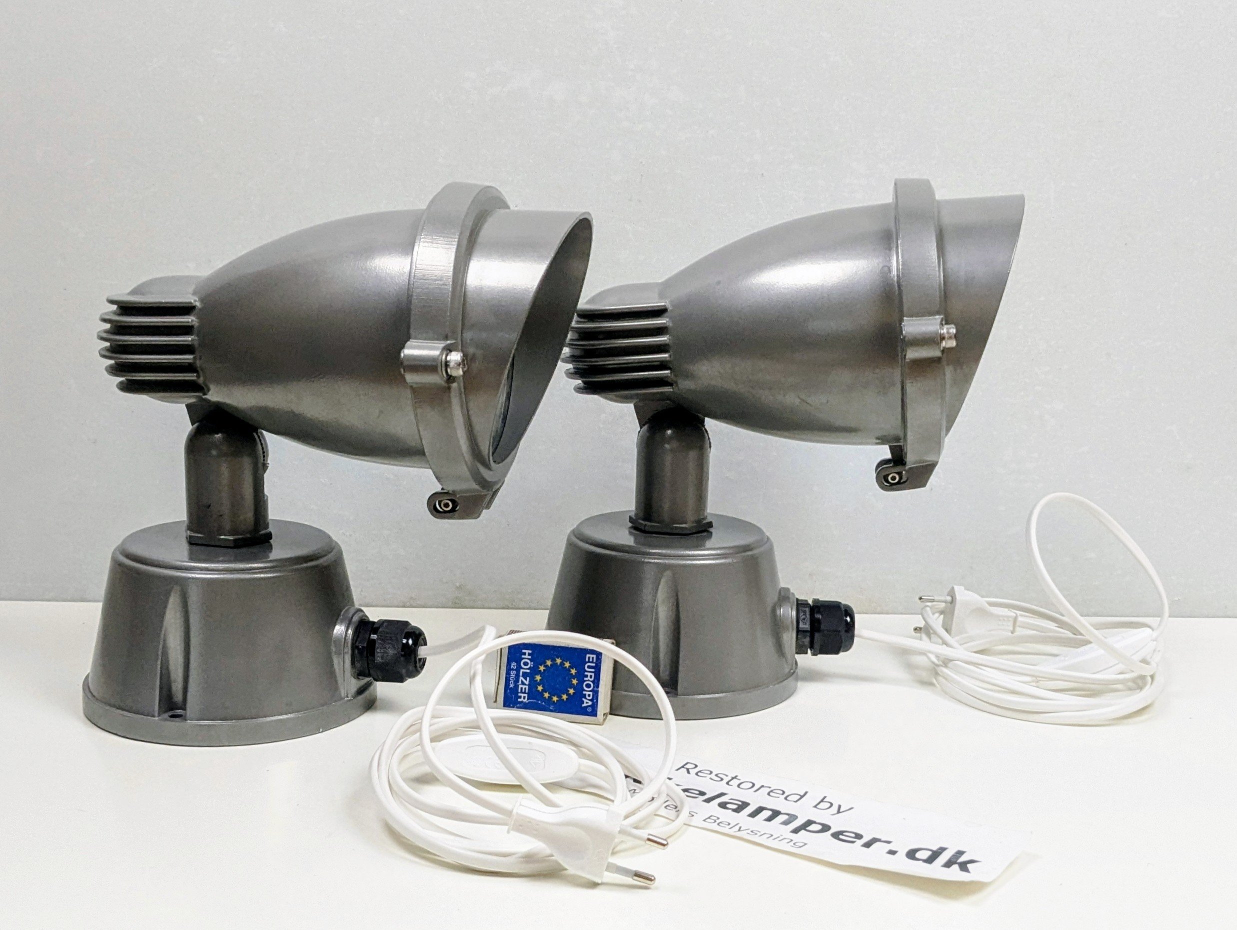 Sæt med 2 Custom industri væglamper, bord eller gulv lamper. Aluminium.