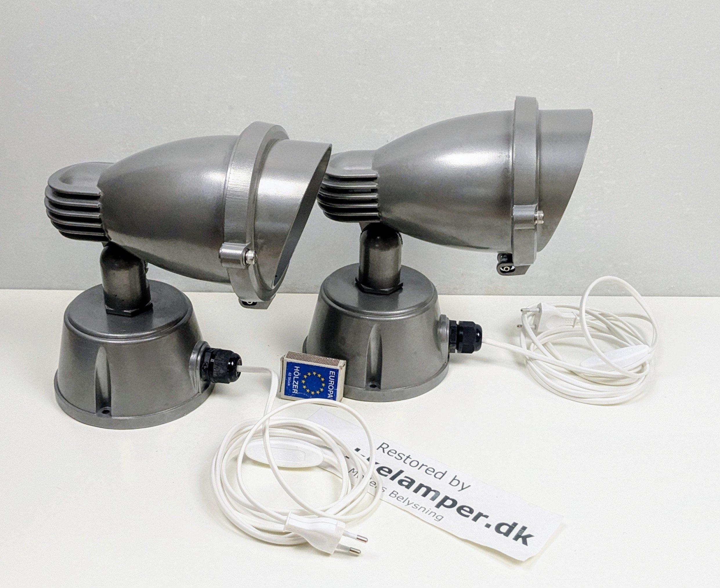 Sæt med 2 Custom industri væglamper, bord eller gulv lamper. Aluminium.