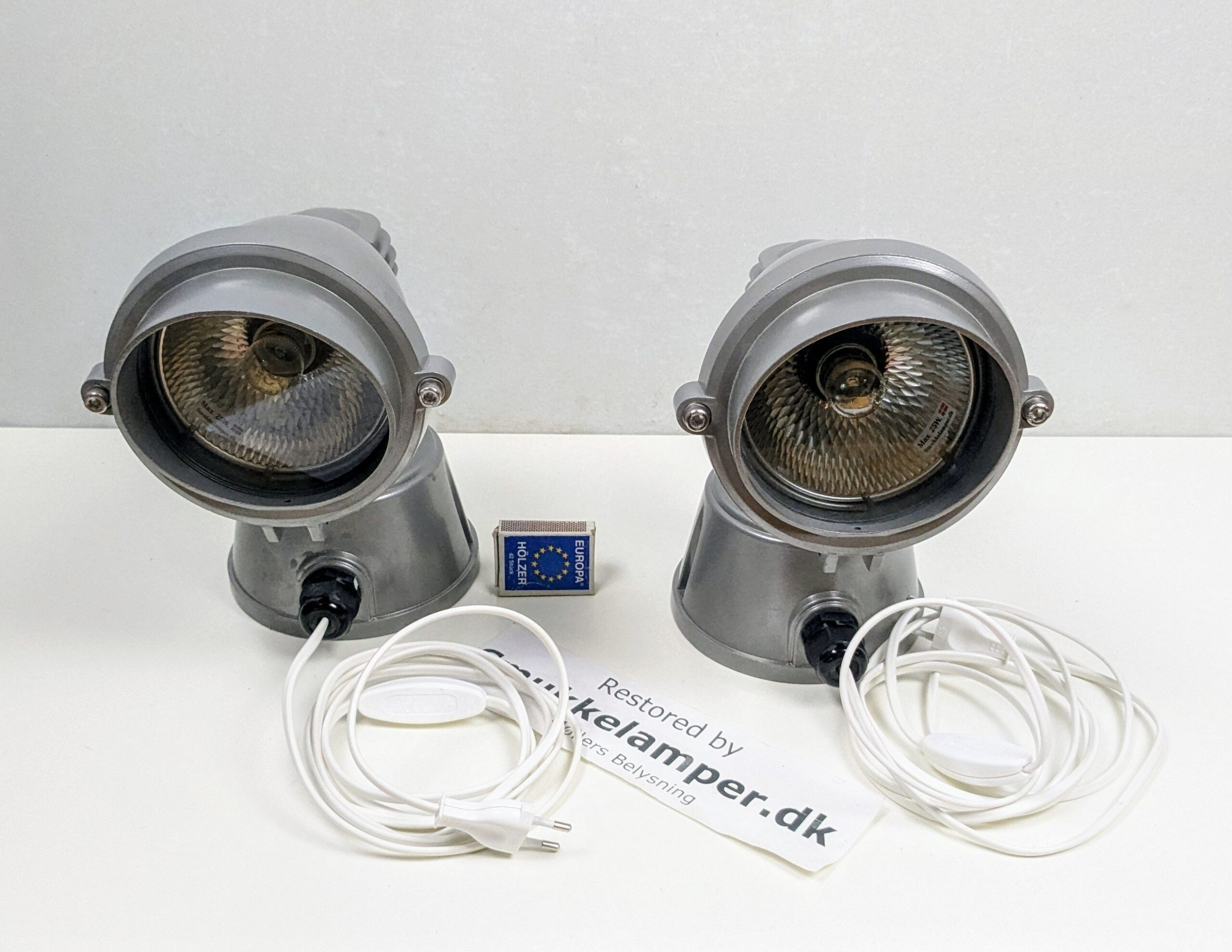 Sæt med 2 Custom industri væglamper, bord eller gulv lamper. Aluminium.