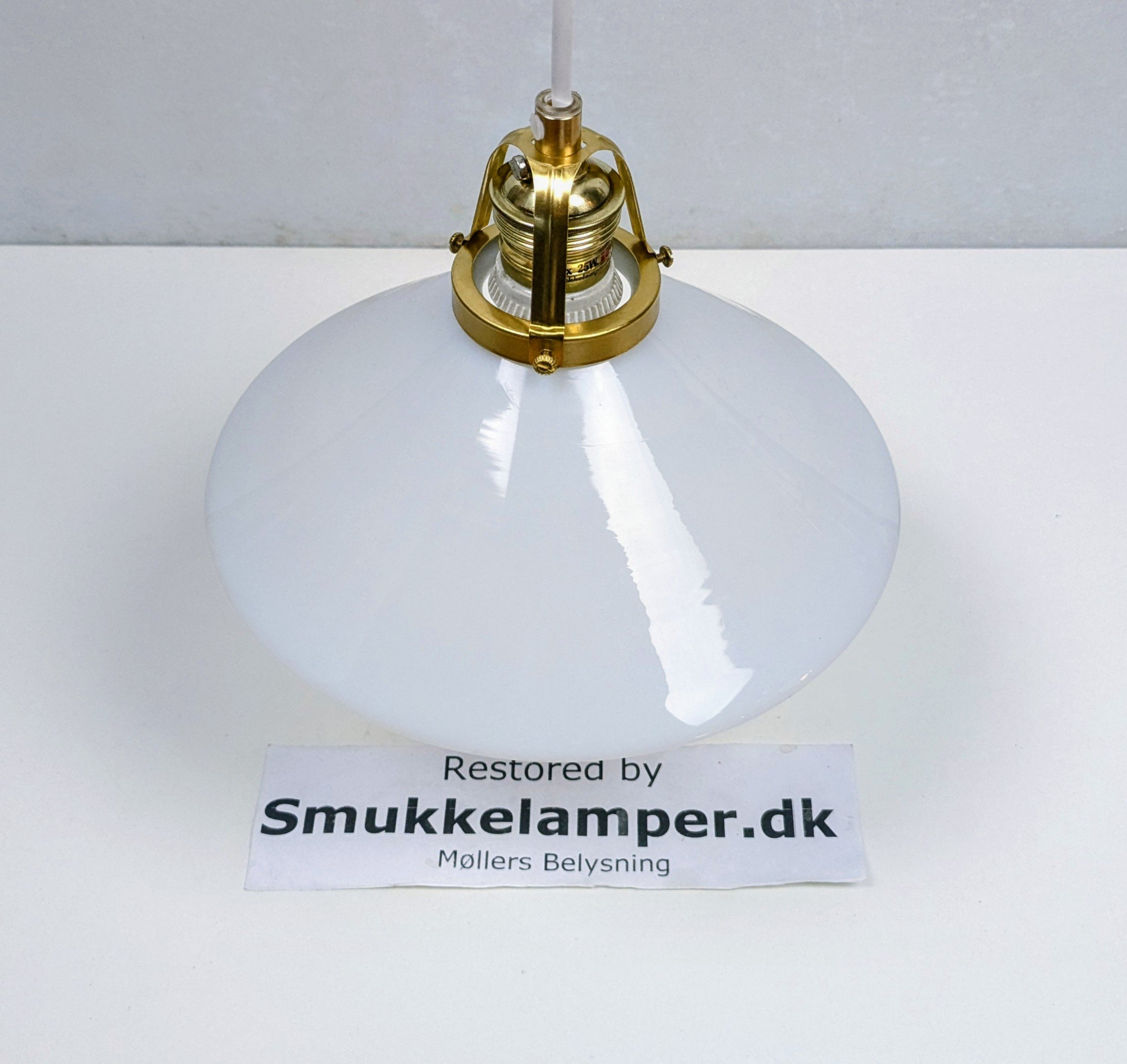 Holmegaard antik skomager pendel. Ø23,2 , 8,7 cmH. Messing. Fra 1890. Fuld restaureret. Fyens Glasværk