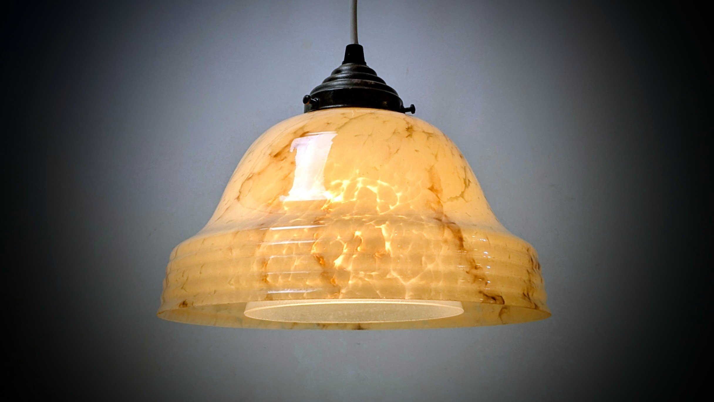 Skøn Antik marmoreret køkken lampe fra 1930. Ø25. Prof restaureret.