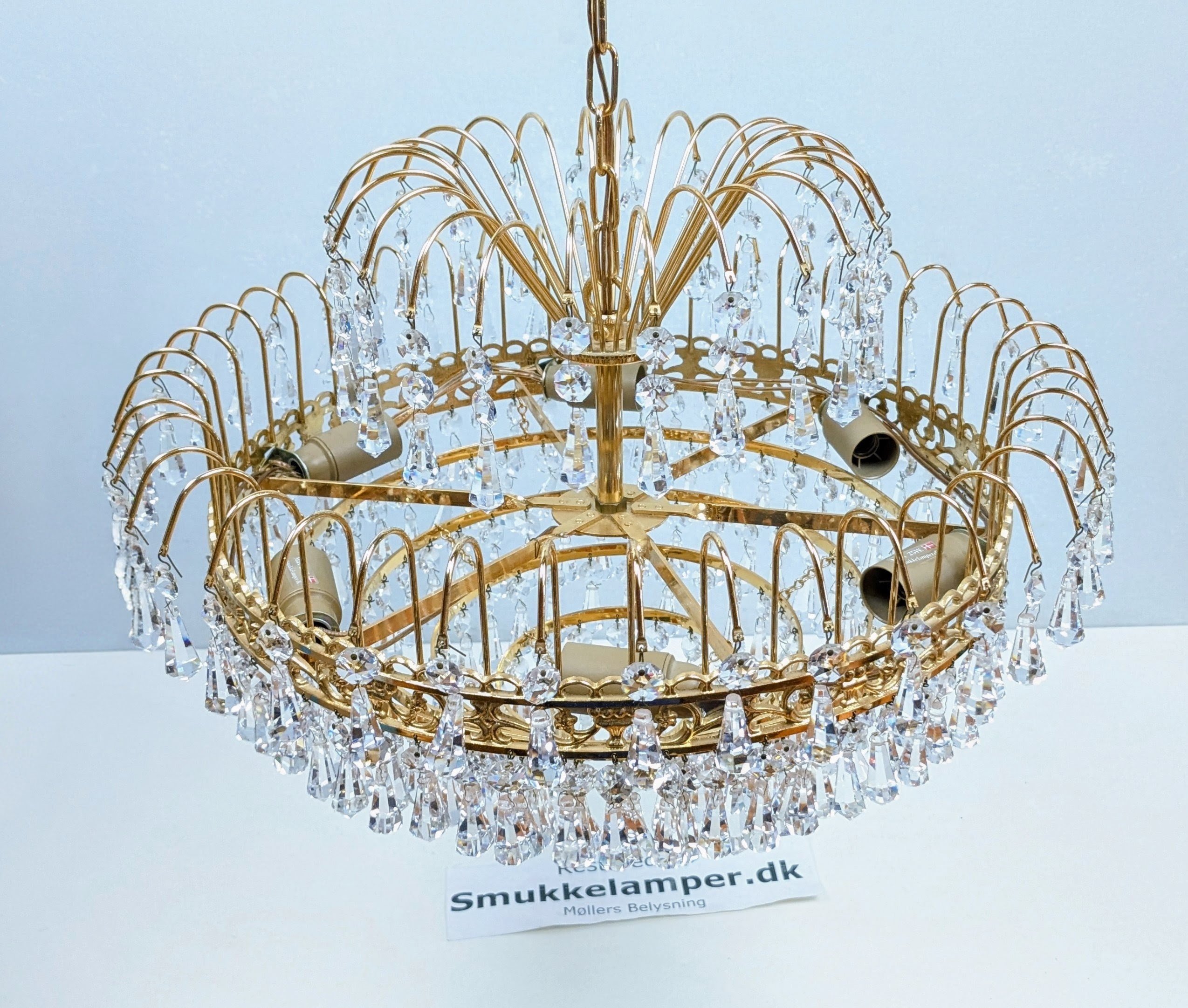 Pompøs guld forgyldt prisme lysekrone med 548 Swarovski krystal prismer. 1970. Rejmyre. Pickup only