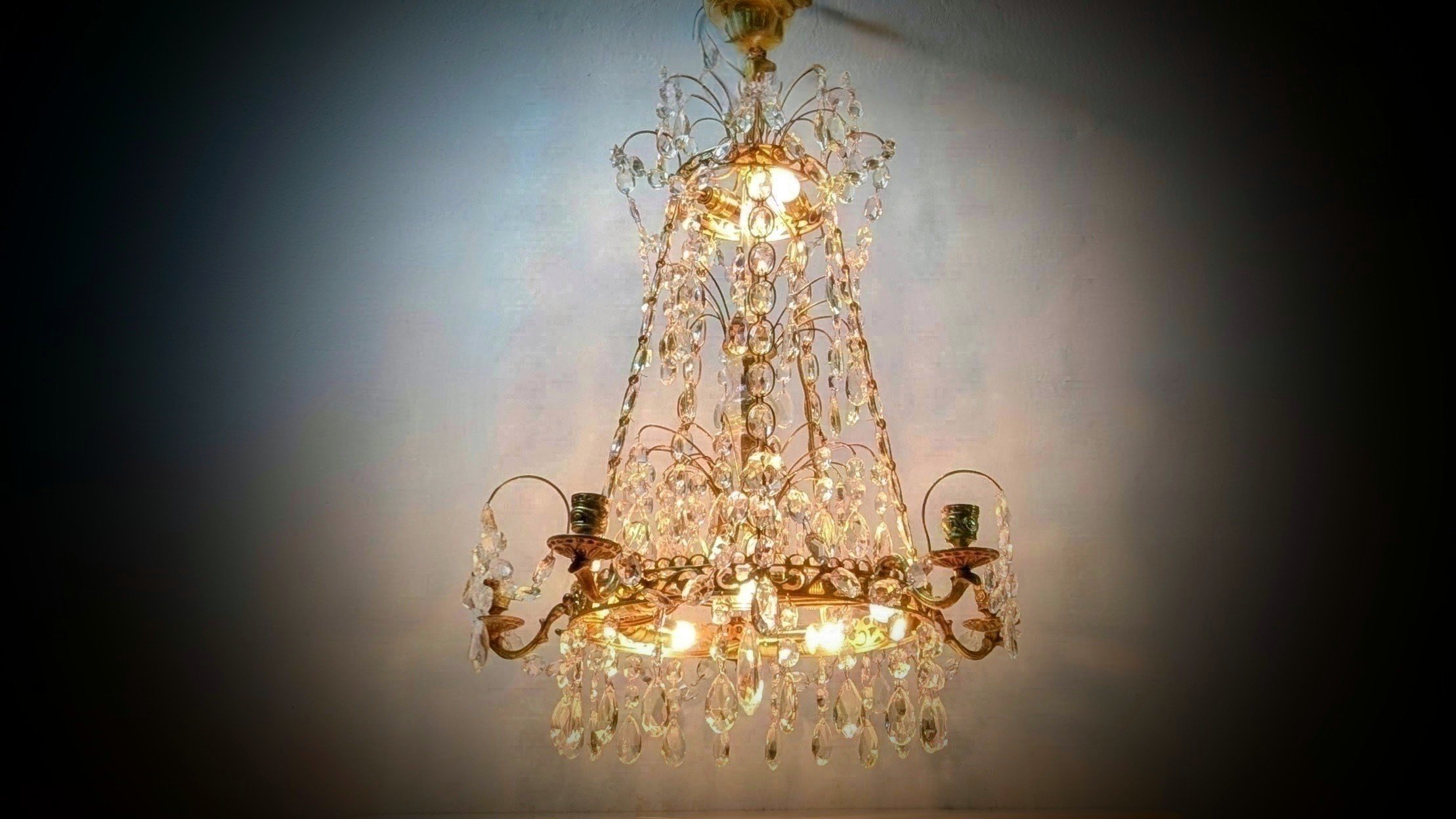 Professionelt restaureret Gustaviansk lysekrone loftlampe fra 1930. Haga. 382 krystal prismer. Pickup only