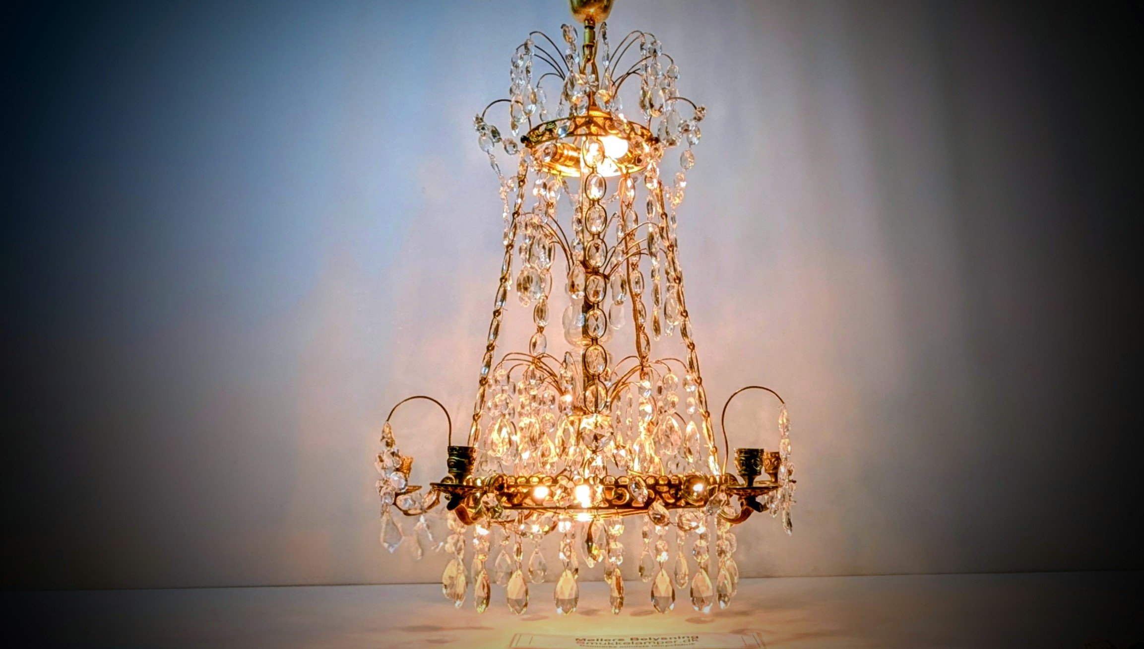 Professionelt restaureret Gustaviansk lysekrone loftlampe fra 1930. Haga. 382 krystal prismer. Pickup only