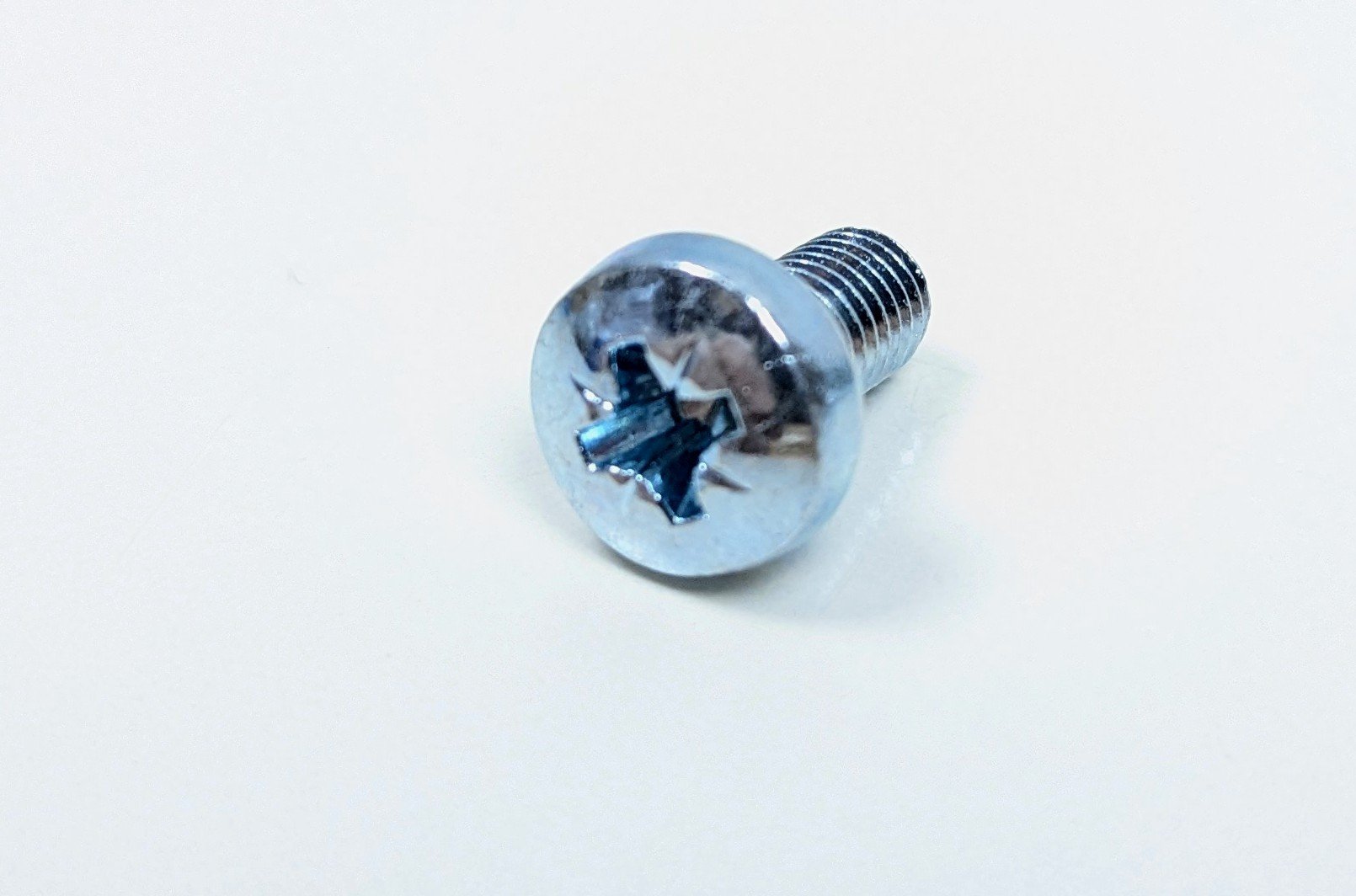 Lampebolt stål M5x10 mm. Poz head. Til diverse special lamper m.fl. 10 stk
