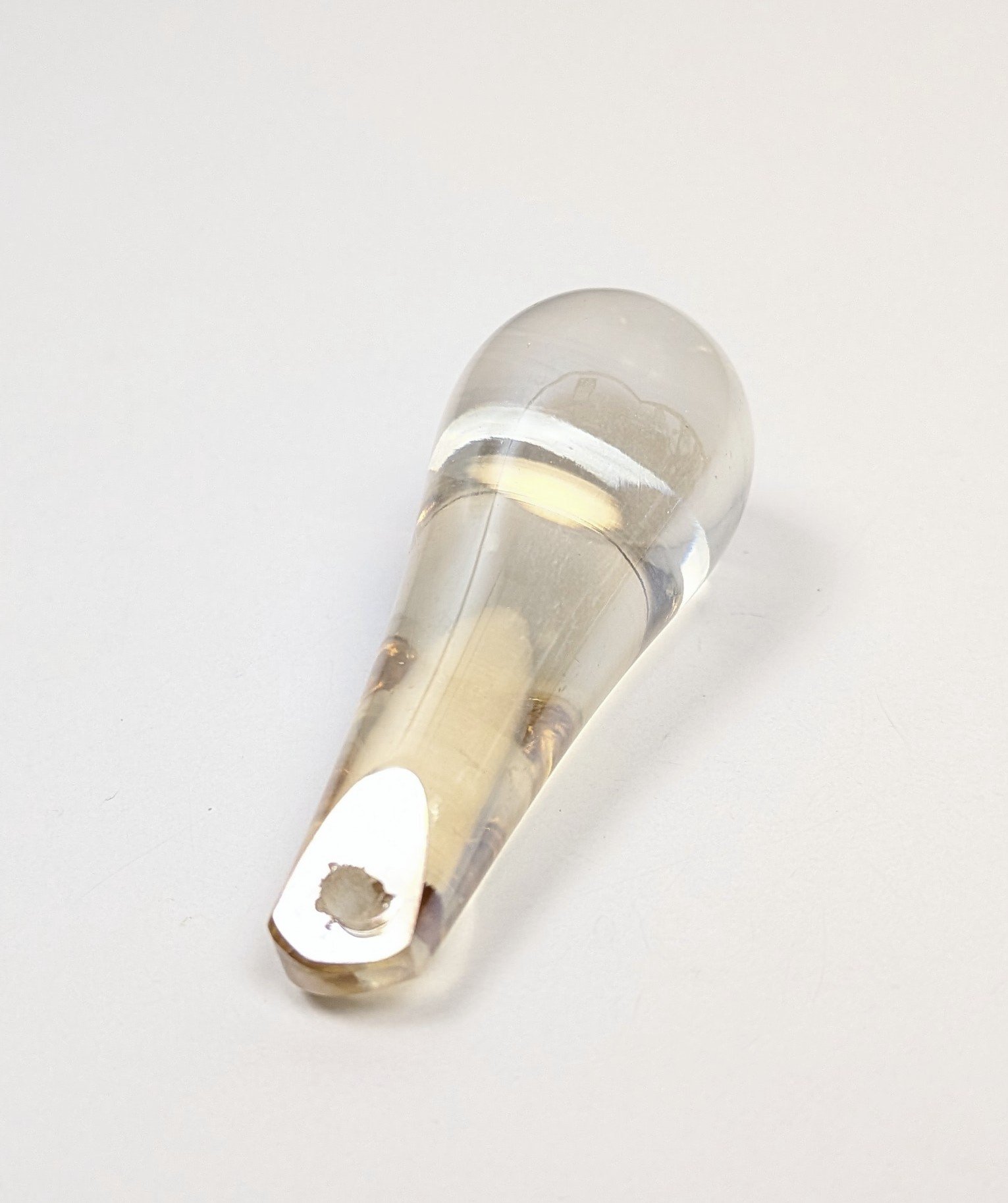 Dråbe i glas til Antik lysekrone. Lys rav farve. Reservedel. 67 mm lang. Læs info