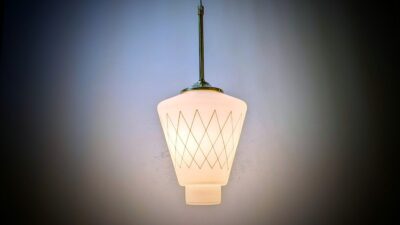 Skøn lille entre loftlampe fra 1950. Harlekin. Custom håndsamlet. Nyt el. Ø17