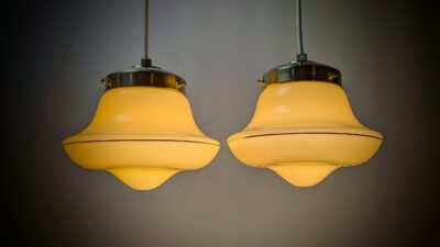 Sæt med 2 skønne loftlamper fra 1940. Professionelt restaureret. Ø18.