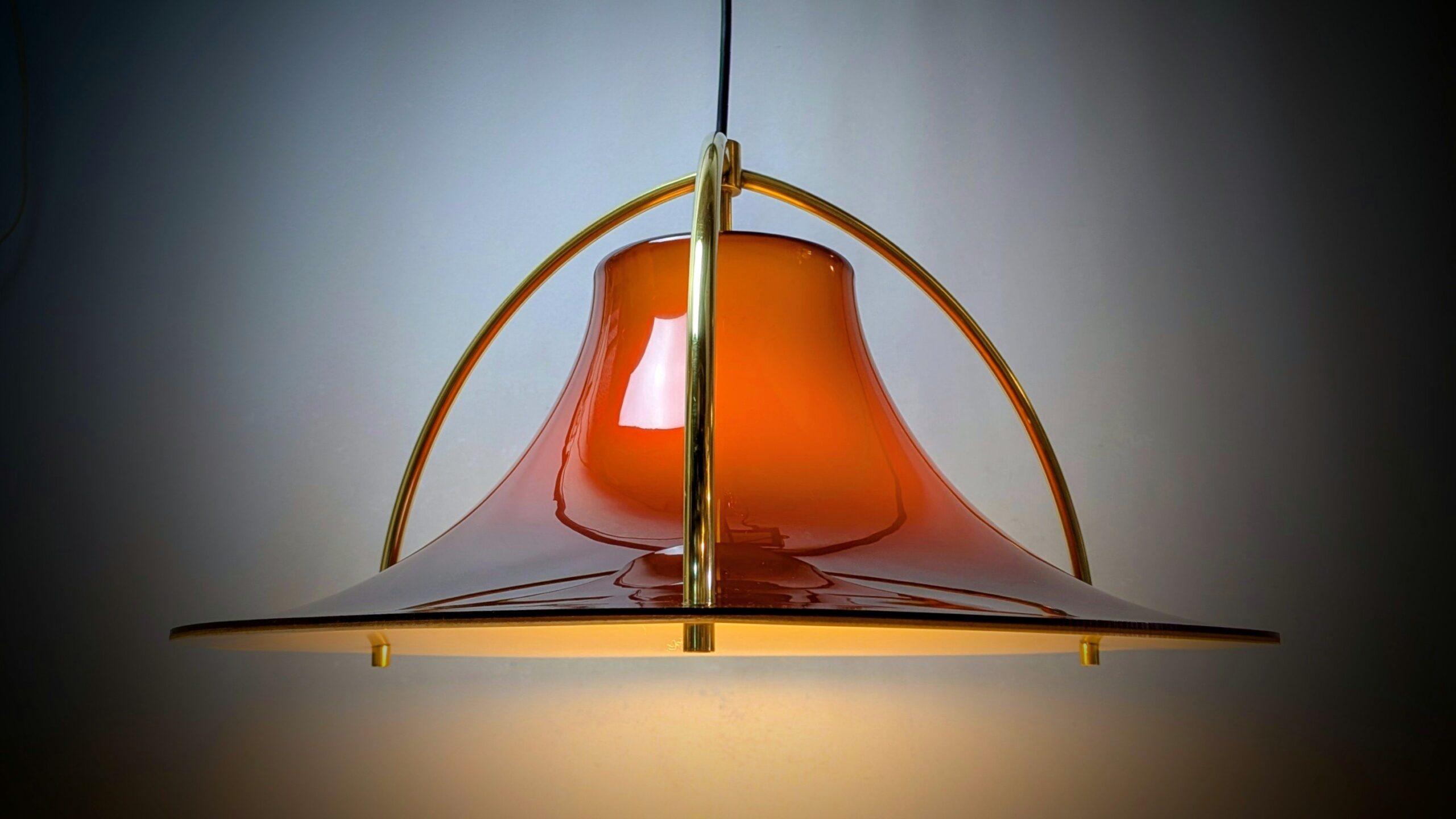 Fog og Mørup lampe til spisebordet. Design Jo Hammerborg 1977. Restaureret Nyt el. Ø48. Læs mere