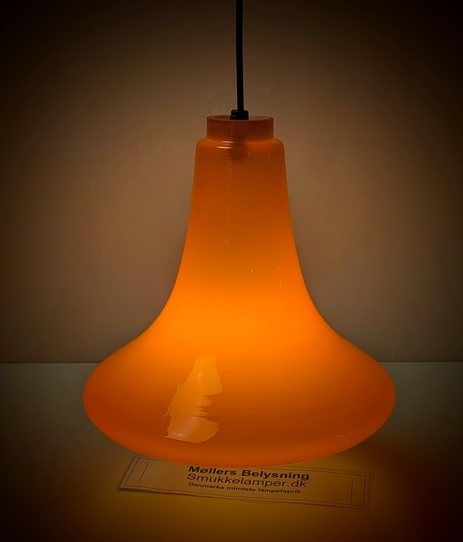Skøn hjørne glas loftlampe fra 1970. 1,7 kilo glas. Nyt el. Hygge tv pendel. – produktbillede 2 – Loftlamper