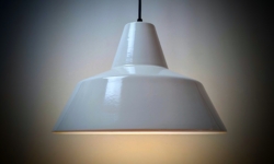 Klassisk dansk design. Louis Poulsen værkstedspendel Hvid. Ø35. Nyt el.