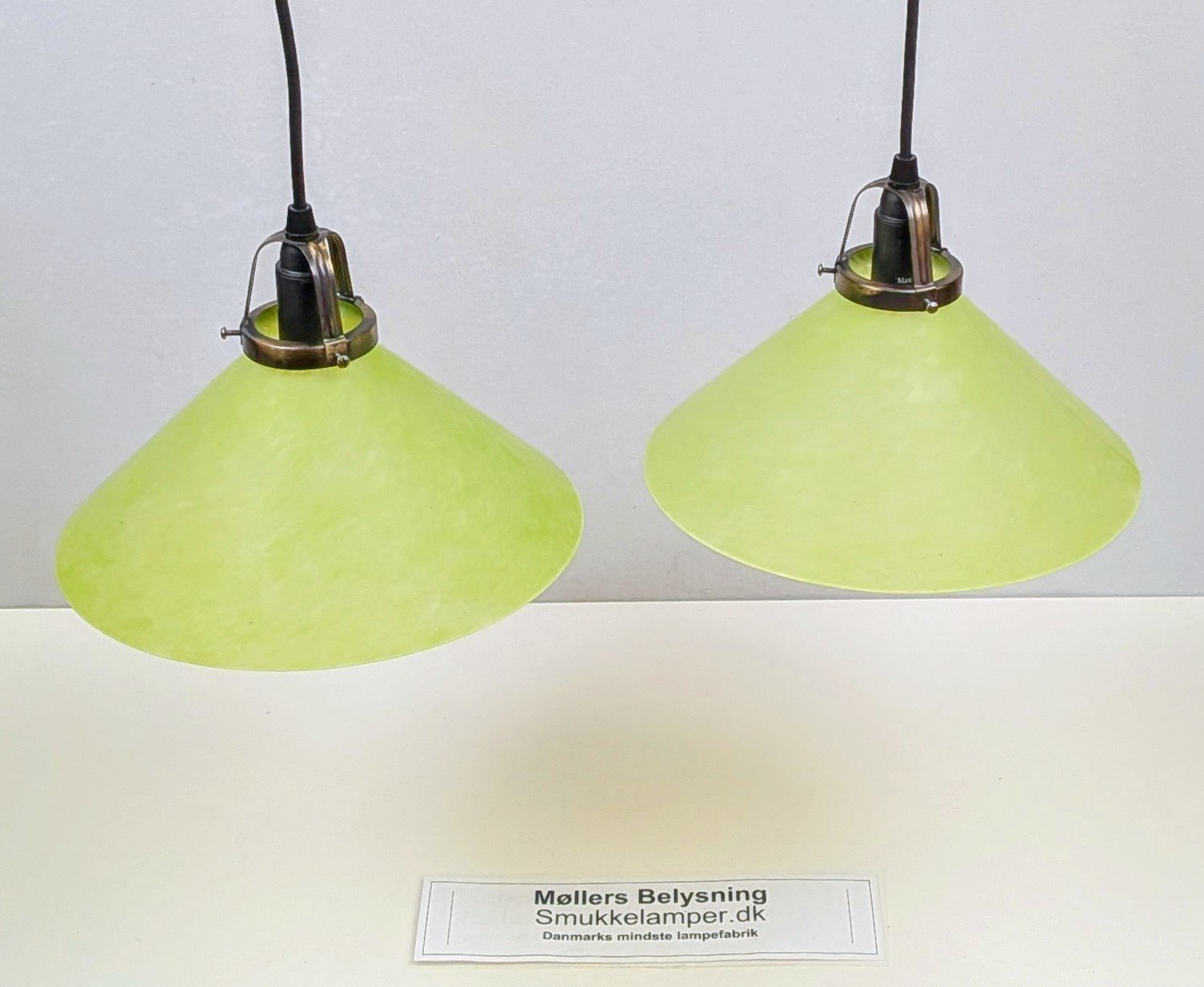 Sæt med 2 Green cloud lamper. Ø25 cm. Nyt el m.m. Glashøjde 11 cm. Egen serie. – produktbillede 2 – Det grønne hjørne