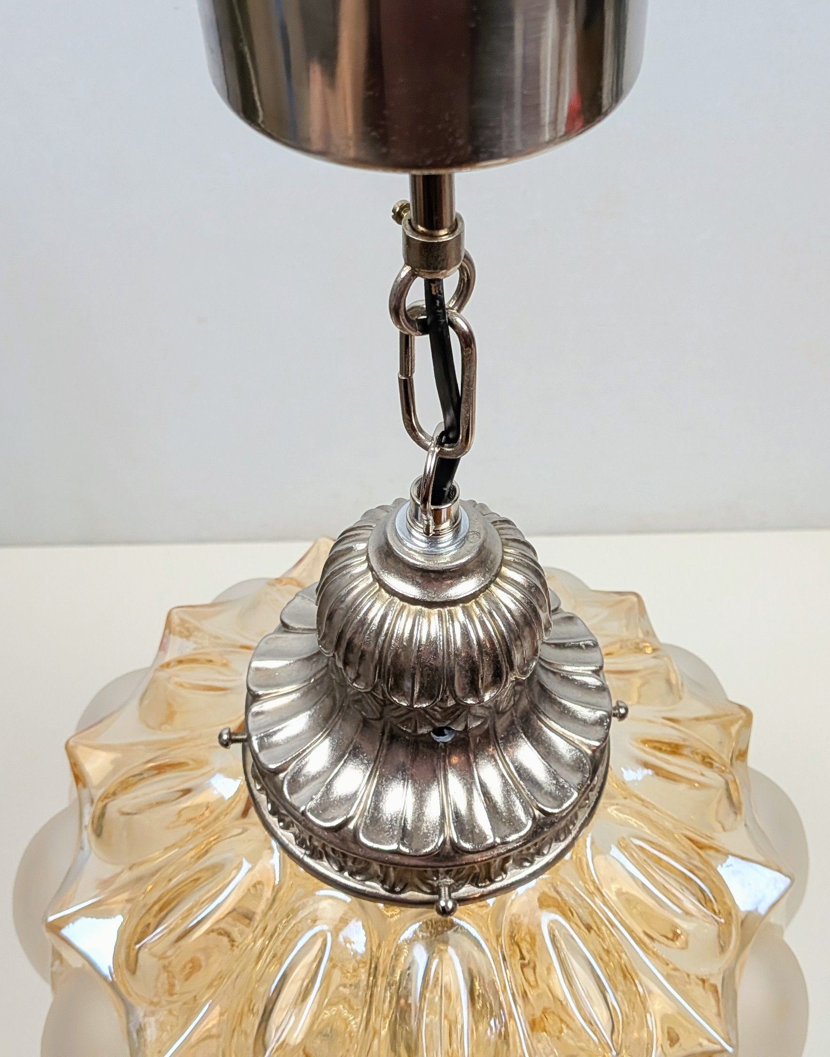 Måneskins lampe 1960. Mint condition. 3 kilo glas. Ø29. 53 cm nedhæng. Silverflame – produktbillede 2 – Orangeri og udestue belysning