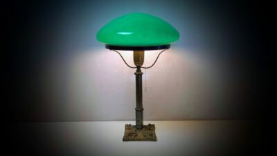 Stor Advokat lampe. Fuld restaureret 1930. Ø30. Højde 45 cm. Messing m.m. – Det grønne hjørne